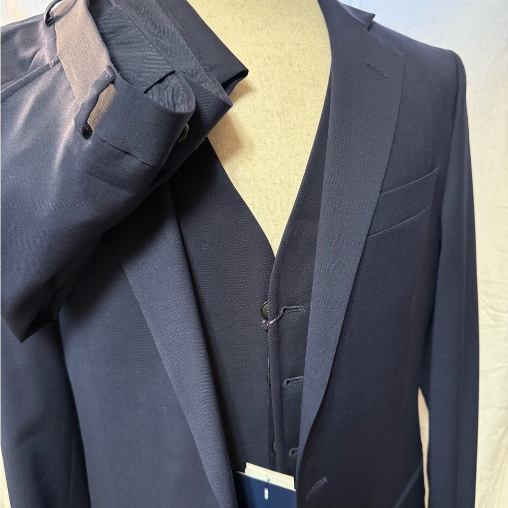 Stafford Deep Blue Men's Suit